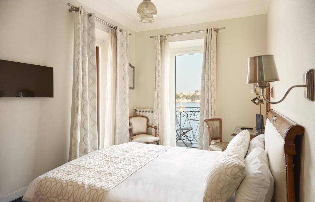 Welcome Hotel Вильфранш-сюр-Мер Экстерьер фото
